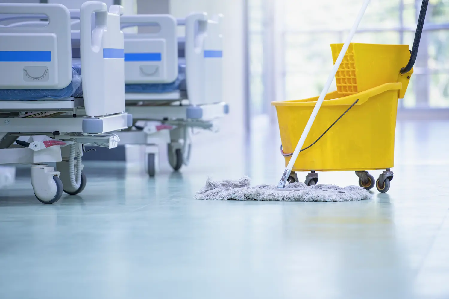 Servicio de aseo clínico y desinfección de áreas hospitalarias en Santiago de Chile por Promarco.